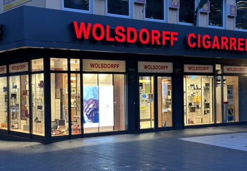 Knoeppel GmbH Tabakwaren Wolsdorff Bochum Planung und Ausfuehrung Totalumbau Flagship Store 01